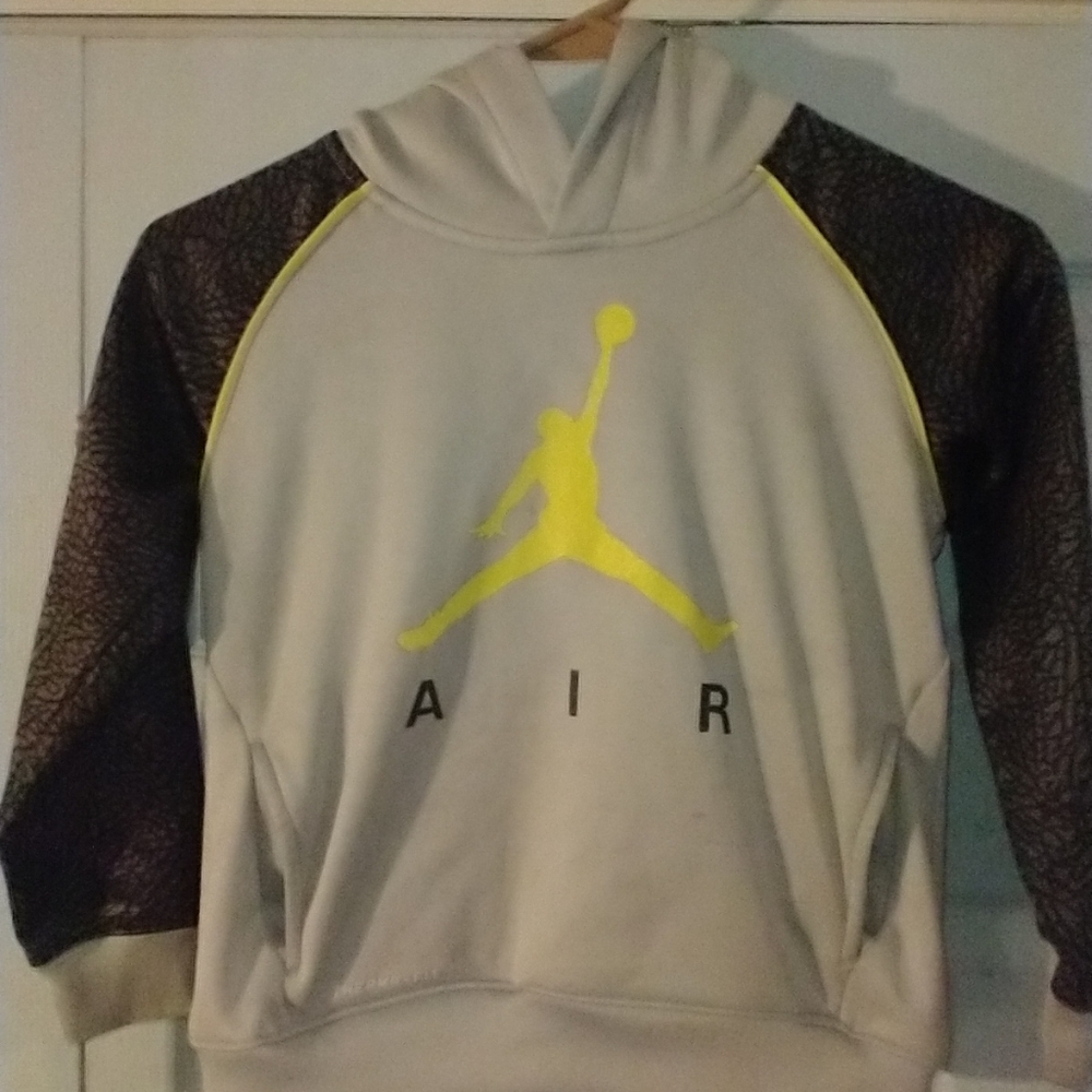 Boys 5 Jordan hoodie